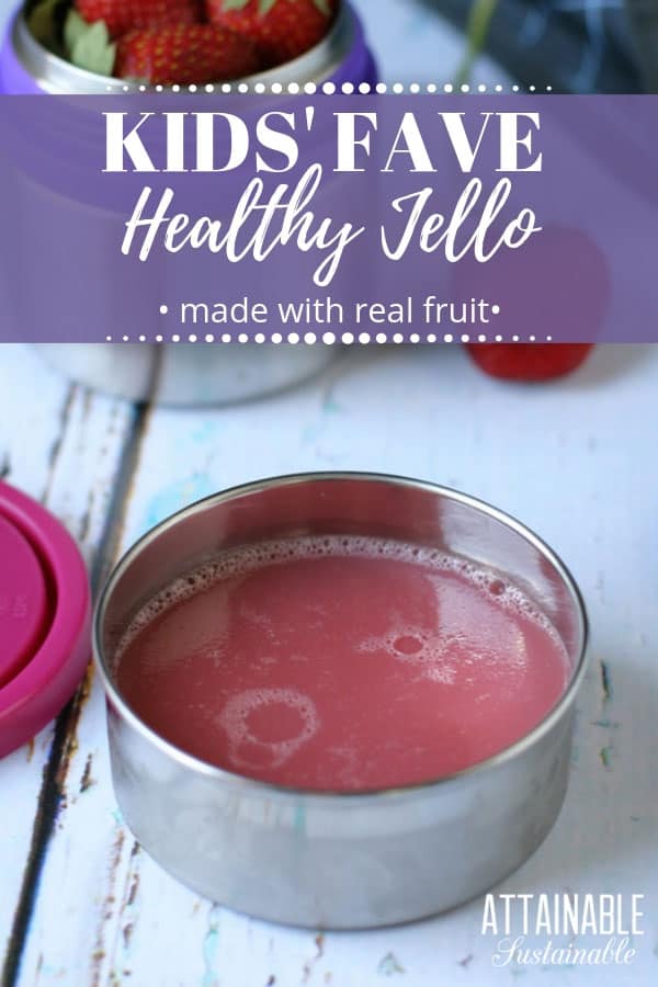 Homemade jello is incredibly easy to make, has ingredients you can feel great about, and with a little 在一个不锈钢容器中自制的果冻(粉红色)