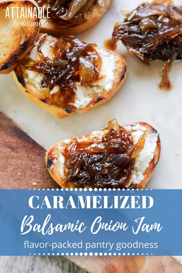 This easy to make savory-sweet caramelized onion jam recipe is a great way to preserve onions. It's divine on toasted baguettes with goat cheese. Or pizza. 与山羊奶酪面包片焦糖洋葱果酱