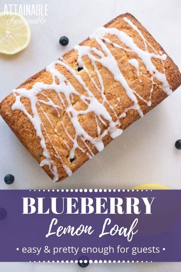 This lemon blueberry loaf cake is a perfect solution to dessert when you need a sweet recipe to finish off the day. It holds up well as a finger food, too. 从上面柠檬蓝莓面包蛋糕,以淋上釉料